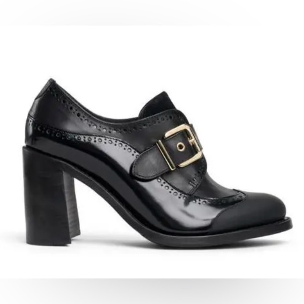 THE OFFICE OF ANGELA SCOTT Miss Devon Wingtip Loafer Pump
